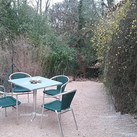 Patin Couffin Hotel Puyloubier Bagian luar foto