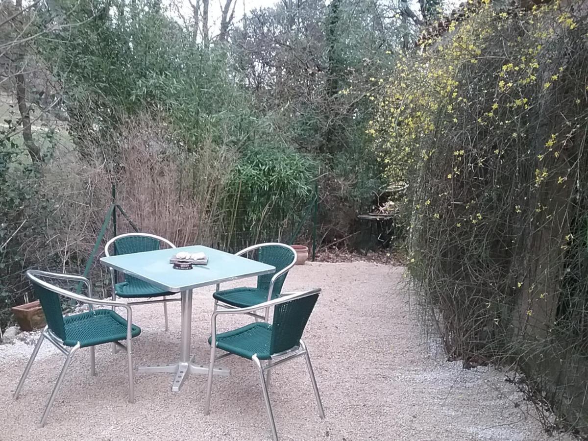 Patin Couffin Hotel Puyloubier Bagian luar foto