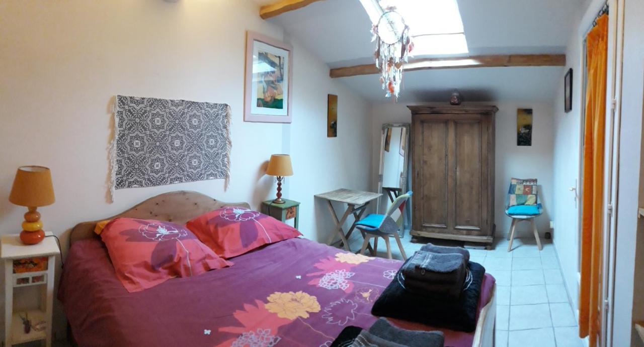 Patin Couffin Hotel Puyloubier Bagian luar foto