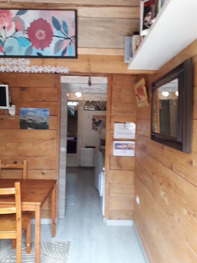 Patin Couffin Hotel Puyloubier Bagian luar foto