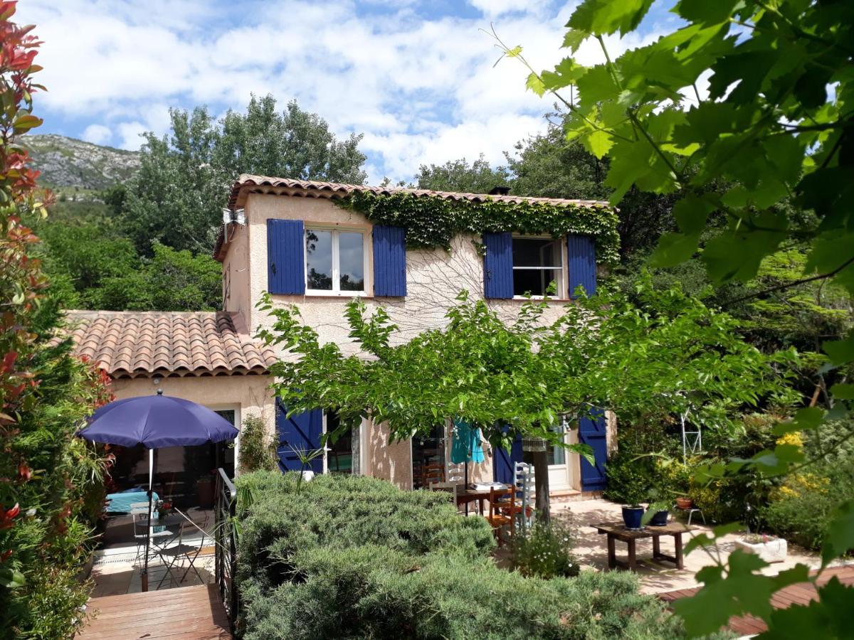 Patin Couffin Hotel Puyloubier Bagian luar foto